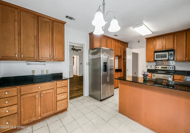 4th image of 1301 Heidenheim St, Pascagoula, MS 39581 | MLS# 4144373