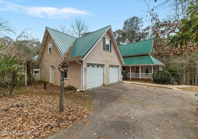 Photo 3 of Single family home for sale at 13 Albert Odom Dr, Poplarville, MS 39470 | MLS# 4144254 | Listing updated on 2026-09-15