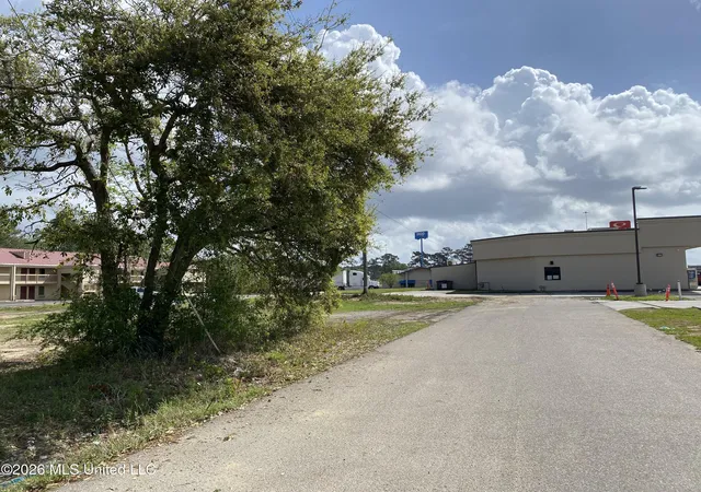 Photo 4 of Land for sale at 1115 Warren St, Picayune, MS 39466 | MLS# 4144350 | Listing updated on 2026-09-29