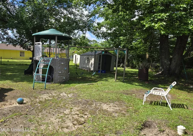 9th image of 2710 E Angela Cir, Gulfport, MS 39503 | MLS# 4144780