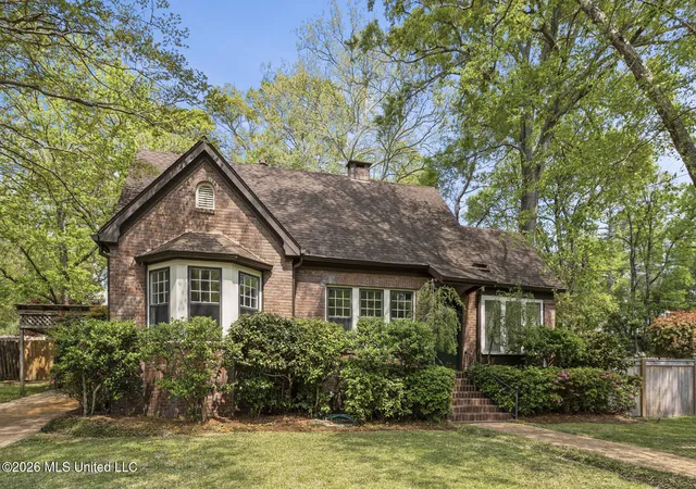 Photo 2 of Sale Pending at 2010 Laurel St, Jackson, MS 39202 | MLS# 4144500 | Listing updated on 2026-09-04