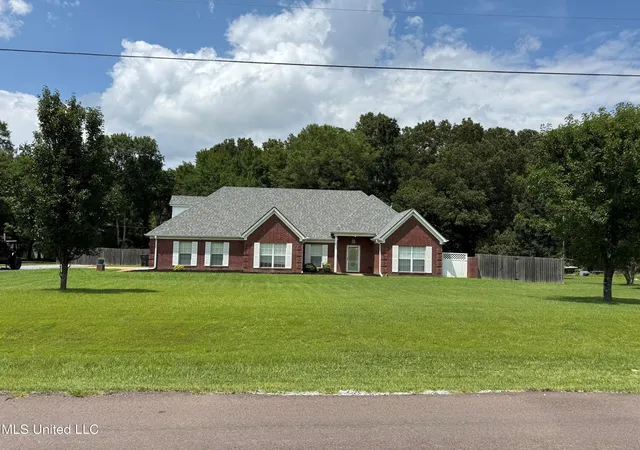 1st image of 25 Dry Field Rd, Byhalia, MS 38611 | MLS# 4144538