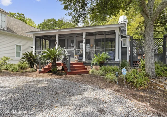 Photo 3 of Single family home for sale at 614 2nd Street, Gulfport, MS 39501 | MLS# 4146298 | Listing updated on 2026-07-08