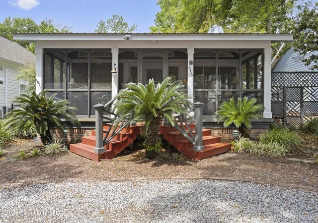 Photo 4 of Single family home for sale at 614 2nd Street, Gulfport, MS 39501 | MLS# 4146298 | Listing updated on 2026-07-08