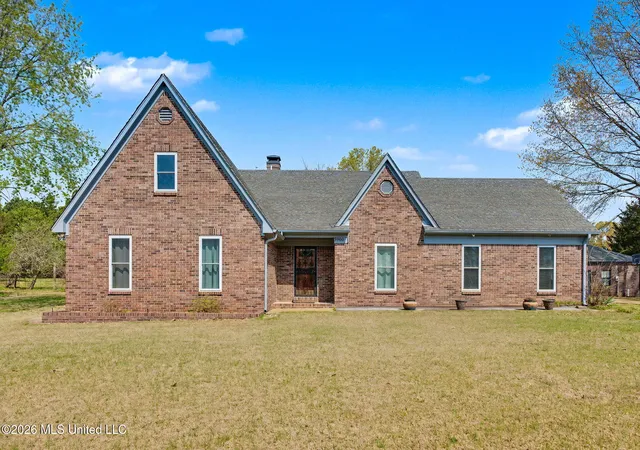 Photo 3 of Sale Pending at 5900 Paloma Dr, Olive Branch, MS 38654 | MLS# 4144612 | Listing updated on 2026-09-21