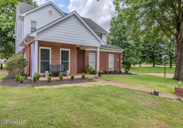 Photo 3 of Sale Pending at 7128 Apache Dr, Olive Branch, MS 38654 | MLS# 4144786 | Listing updated on 2026-08-19