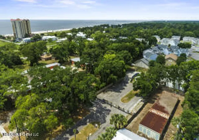 Photo 3 of Townhouse for sale at 1180 Century Oaks Dr, Gulfport, MS 39507 | MLS# 4144692 | Listing updated on 2026-04-15