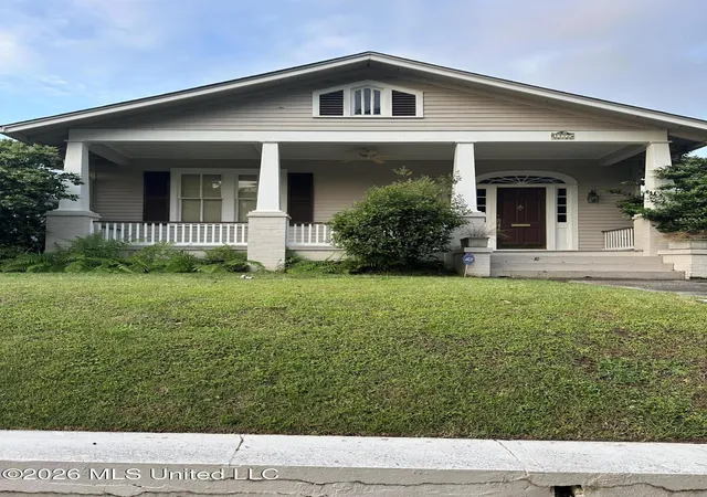 1st image of 1112 Main St, Natchez, MS 39120 | MLS# 4144720