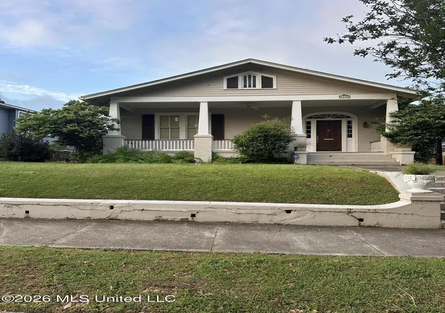 2nd image of 1112 Main St, Natchez, MS 39120 | MLS# 4144720