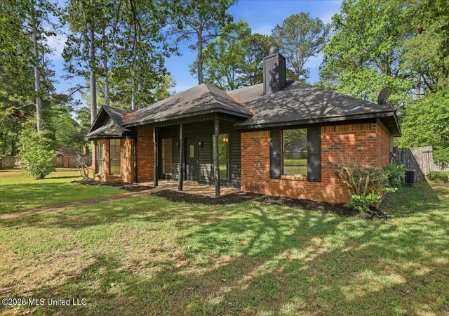 Photo 2 of Sale Pending at 4259 Oak Lake Dr, Jackson, MS 39212 | MLS# 4144724 | Listing updated on 2026-04-11