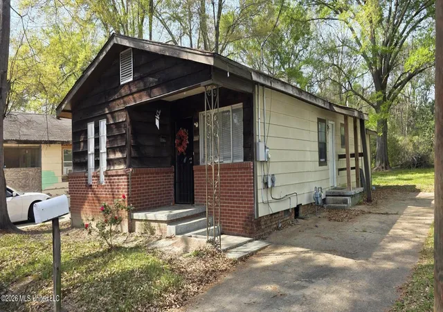 Single family home for sale at 870 Crawford St, Jackson, MS 39203 | MLS# 4144849