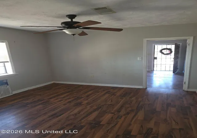 Photo 4 of Single family home for sale at 870 Crawford St, Jackson, MS 39203 | MLS# 4144849 | Listing updated on 2026-04-11
