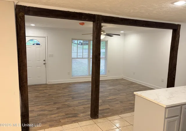 3rd image of 2814 Charleston Dr, Jackson, MS 39212 | MLS# 4144891
