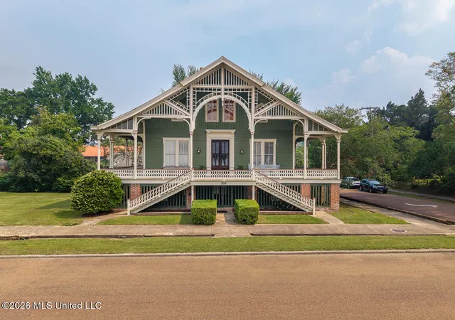 Photo 3 of Single family home for sale at 209 S Broadway St, Natchez, MS 39120 | MLS# 4159873 | Listing updated on 2026-08-24