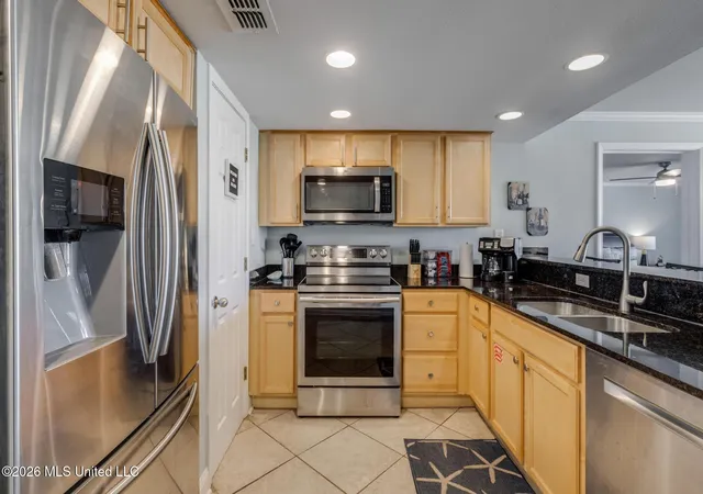 Photo 3 of Condo for sale at 2046 Beach Blvd, Biloxi, MS 39531 | MLS# 4145022 | Listing updated on 2026-10-19