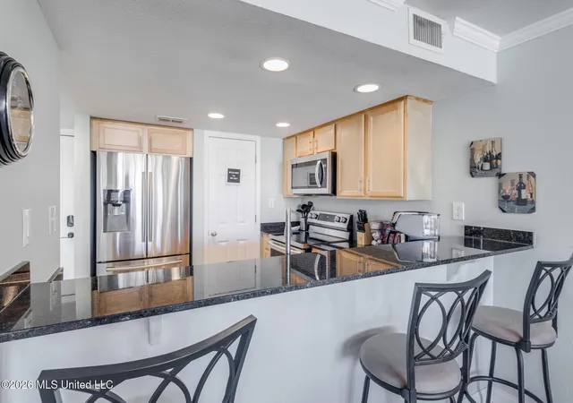 Photo 4 of Condo for sale at 2046 Beach Blvd, Biloxi, MS 39531 | MLS# 4145022 | Listing updated on 2026-10-19