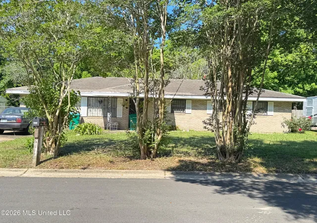 2nd image of 606 W David Dr, Gulfport, MS 39503 | MLS# 4148232