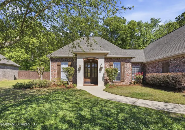 Homes for sale in Brandon, MS | 202 Belle Oak Dr, Brandon, MS 39042 | MLS# 4145455