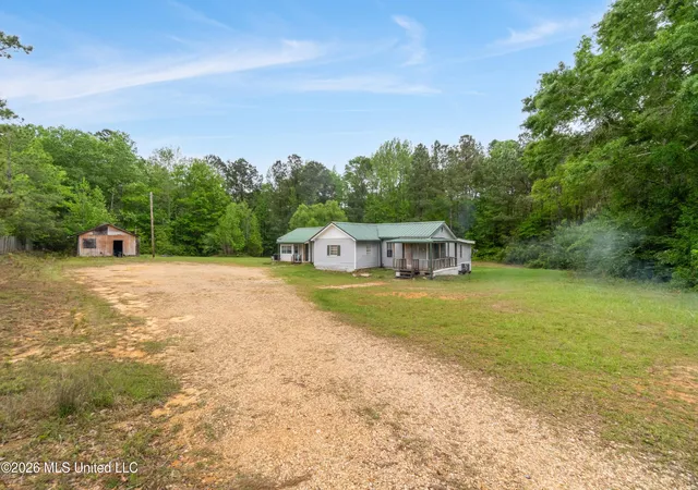 Homes for sale in Poplarville, MS | 810 Osborn Moody Rd, Poplarville, MS 39470 | MLS# 4145182