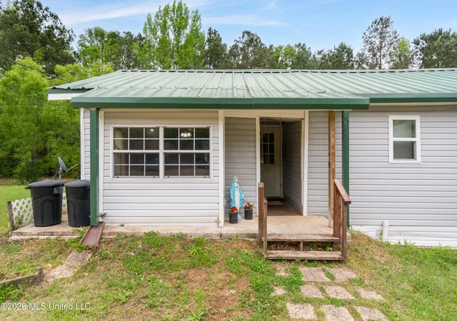 Homes for sale in Poplarville, MS | 810 Osborn Moody Rd, Poplarville, MS 39470 | MLS# 4145182