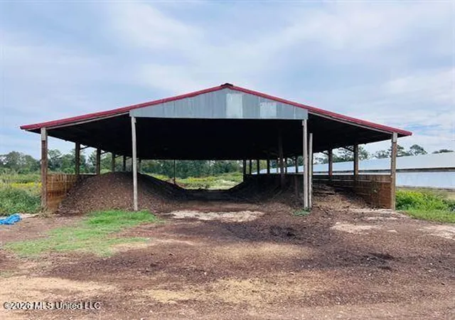 Homes for sale in Bogue Chitto, MS | 1097 Sw Montgomery Rd, Bogue Chitto, MS 39629 | MLS# 4145271