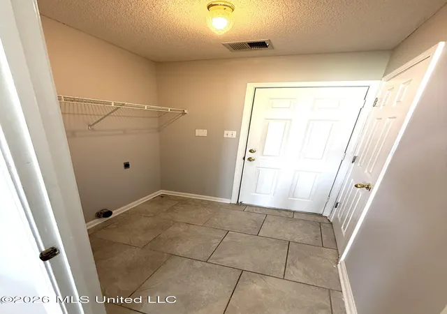 Photo 4 of Single family home for sale at 9067 Pimlico Dr, Southaven, MS 38671 | MLS# 4145284 | Listing updated on 2026-08-20