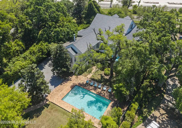 3rd image of 811 E Scenic Dr, Pass Christian, MS 39571 | MLS# 4145608
