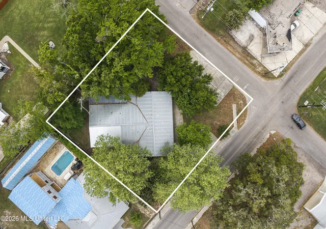 Homes for sale in Bay Saint Louis, MS | 264 Washington St, Bay Saint Louis, MS 39520 | MLS# 4145319