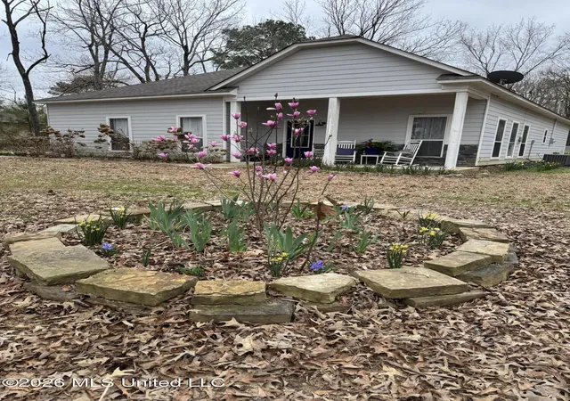 Homes for sale in Senatobia, MS | 814 Strayhorn St, Senatobia, MS 38668 | MLS# 4145375