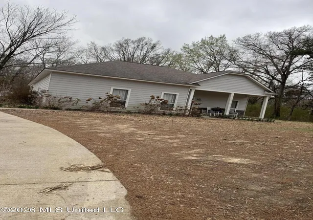 Homes for sale in Senatobia, MS | 814 Strayhorn St, Senatobia, MS 38668 | MLS# 4145375