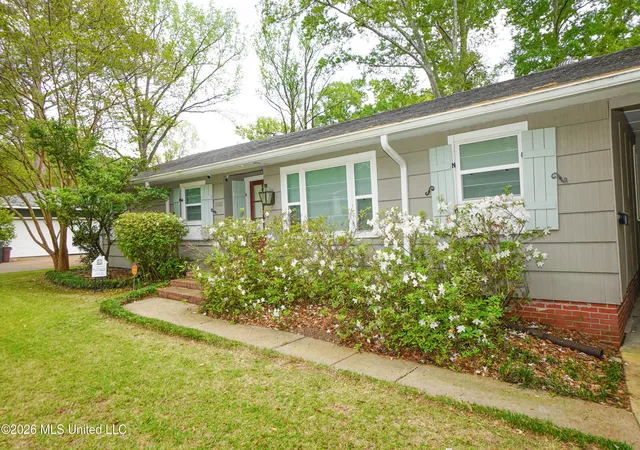 Photo 2 of Single family home for sale at 1923 Cherokee Dr, Jackson, MS 39211 | MLS# 4147926 | Listing updated on 2026-09-04