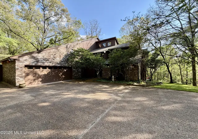 Photo 2 of Single family home for sale at 197 Skyline Dr, Clinton, MS 39056 | MLS# 4145523 | Listing updated on 2026-07-02