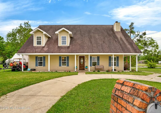 Photo 2 of Single family home for sale at 430 Gladstone St, Bay Saint Louis, MS 39520 | MLS# 4145574 | Listing updated on 2026-05-06