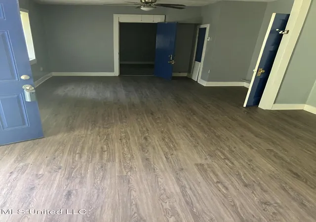 Photo 3 of Single family home for sale at 210 Donald St, Jackson, MS 39216 | MLS# 4145678 | Listing updated on 2026-04-13