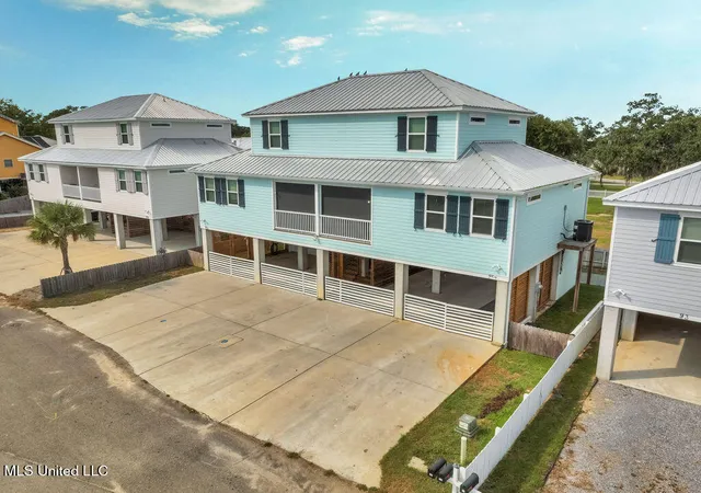 Photo 2 of Multi family home for sale at 95 Phillip St, Bay Saint Louis, MS 39520 | MLS# 4145666 | Listing updated on 2026-06-12