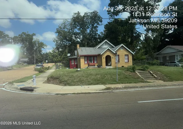 Photo 1 of Single family home for sale at 1730 Robinson St, Jackson, MS 39209 | MLS# 4145749 | Listing updated on 2026-04-13