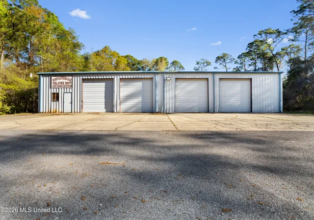 Photo 1 of Single family home for sale at 4920 Beach St, Ocean Springs, MS 39564 | MLS# 4145854 | Listing updated on 2026-09-11