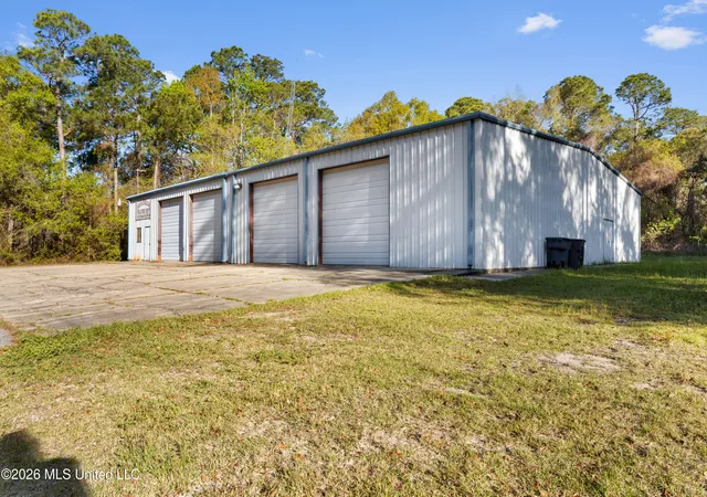 Photo 2 of Single family home for sale at 4920 Beach St, Ocean Springs, MS 39564 | MLS# 4145854 | Listing updated on 2026-09-11