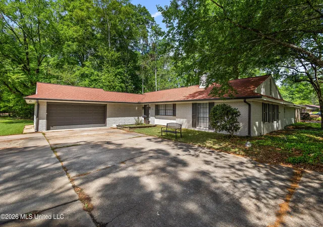 Photo 1 of Single family home for sale at 5144 Reddoch Dr, Jackson, MS 39211 | MLS# 4145816 | Listing updated on 2026-04-13