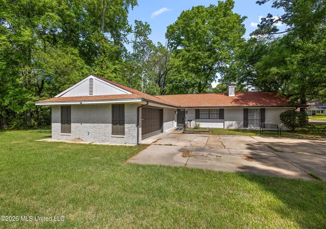 Photo 2 of Single family home for sale at 5144 Reddoch Dr, Jackson, MS 39211 | MLS# 4145816 | Listing updated on 2026-04-13