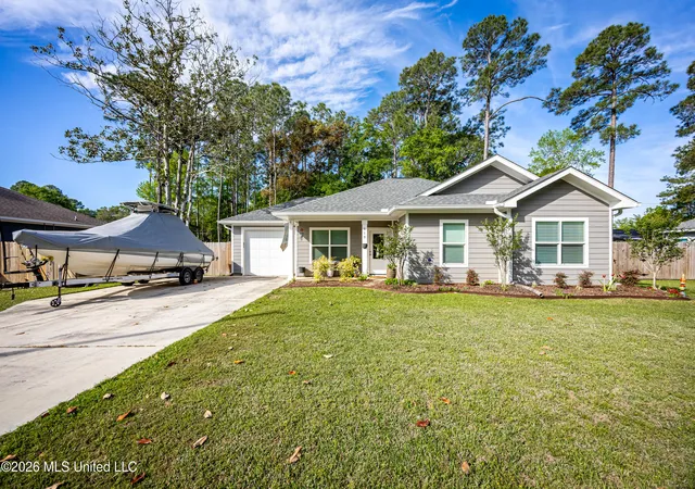 Homes for sale in Ocean Springs, MS | 615 Plum St, Ocean Springs, MS 39564 | MLS# 4145818