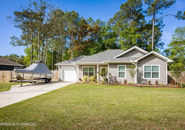 Homes for sale in Ocean Springs, MS | 615 Plum St, Ocean Springs, MS 39564 | MLS# 4145818