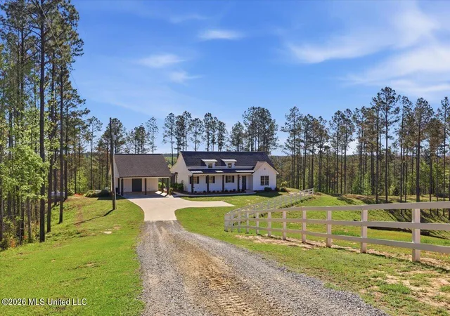 Homes for sale in Camden, MS | 333 Beaverdam Rd, Camden, MS 39045 | MLS# 4146607