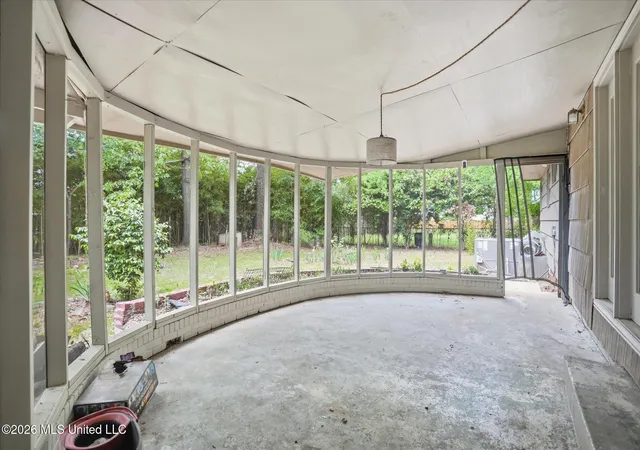 Photo 4 of Single family home for sale at 5523 Wayneland Dr, Jackson, MS 39211 | MLS# 4146132 | Listing updated on 2026-08-20