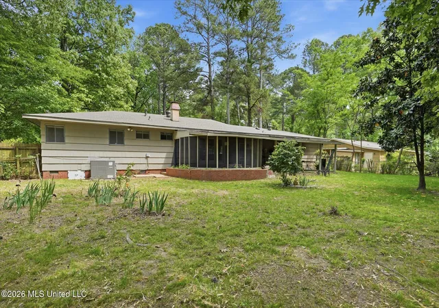 Photo 3 of Single family home for sale at 5523 Wayneland Dr, Jackson, MS 39211 | MLS# 4146132 | Listing updated on 2026-08-20