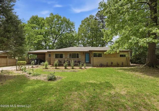Photo 2 of Single family home for sale at 5523 Wayneland Dr, Jackson, MS 39211 | MLS# 4146132 | Listing updated on 2026-08-20