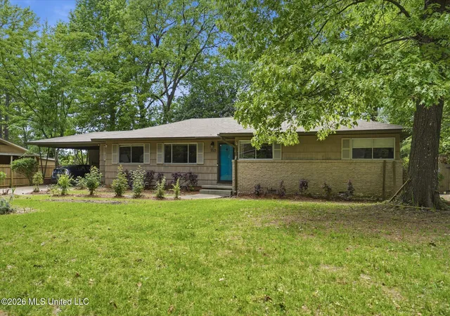 Photo 3 of Single family home for sale at 5523 Wayneland Dr, Jackson, MS 39211 | MLS# 4146132 | Listing updated on 2026-08-20