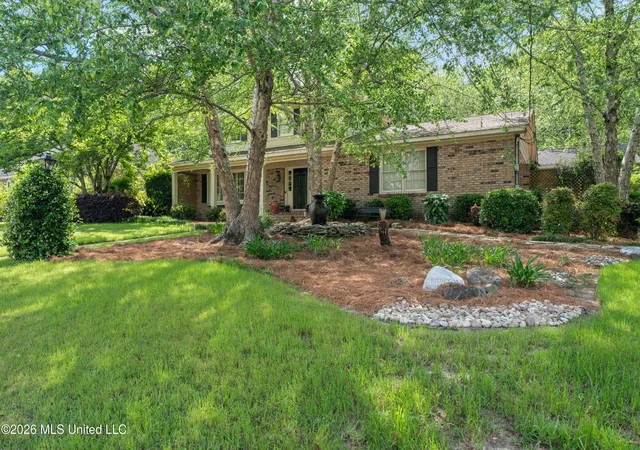 Photo 1 of Single family home for sale at 207 Southampton Rd, Hattiesburg, MS 39401 | MLS# 4145986 | Listing updated on 2026-08-31