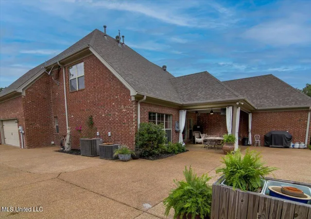 3rd image of 1828 W Keenlan Dr, Hernando, MS 38632 | MLS# 4146276