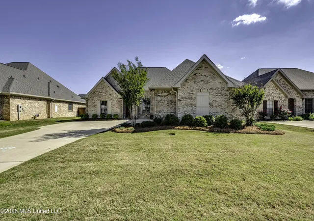 Photo 2 of Single family home for sale at 1006 Kensington Dr, Flowood, MS 39232 | MLS# 4146119 | Listing updated on 2026-09-13